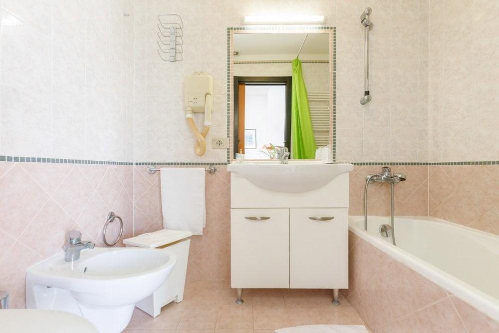 קאטוליקה Hotel Royal מראה חיצוני תמונה