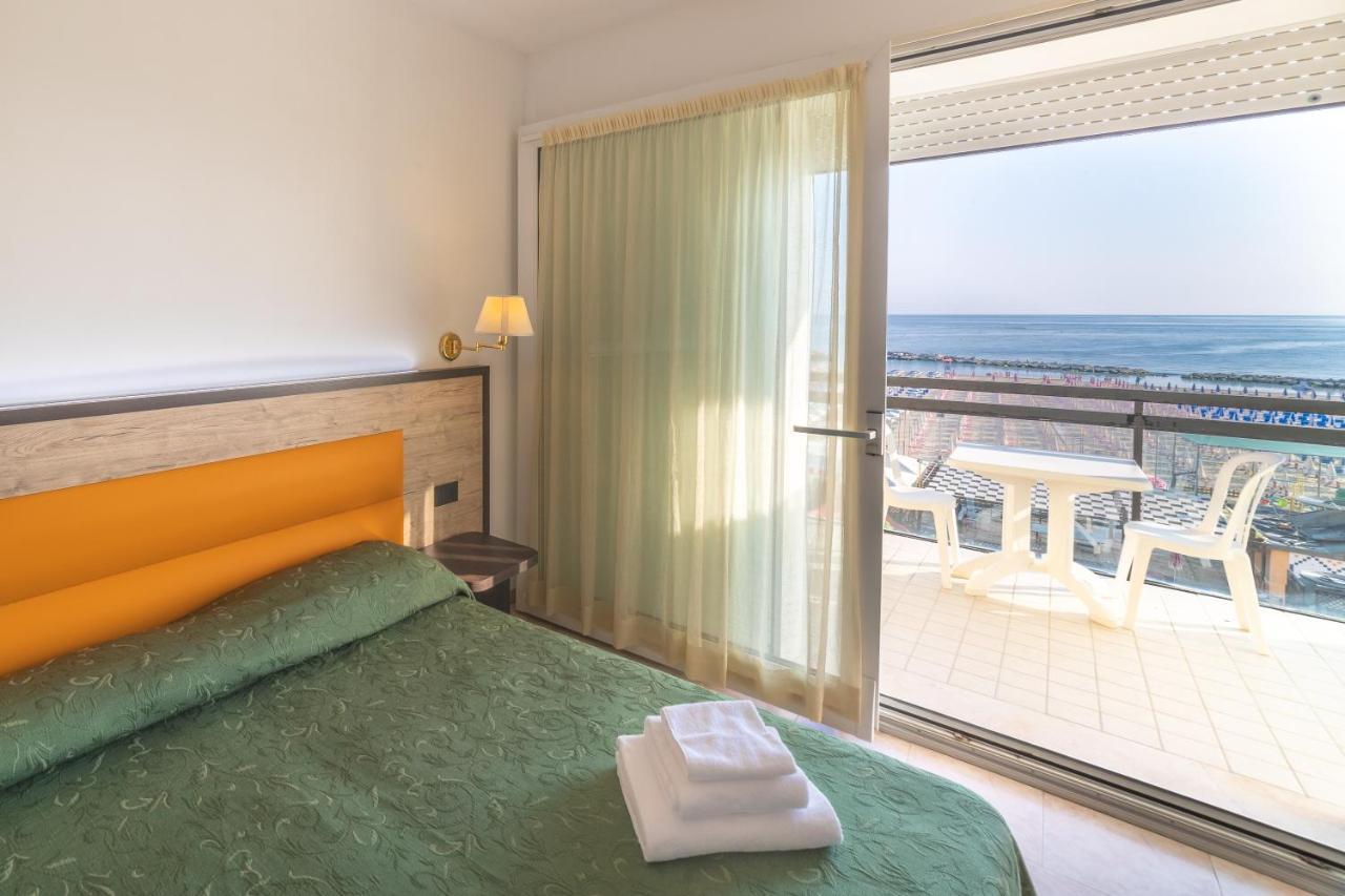 קאטוליקה Hotel Royal מראה חיצוני תמונה