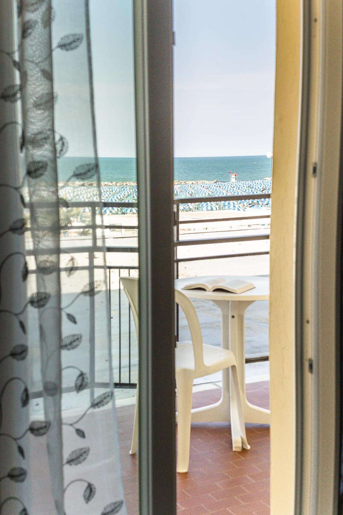 קאטוליקה Hotel Royal מראה חיצוני תמונה